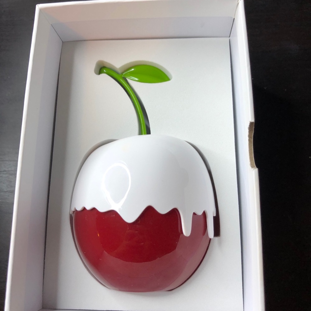 Kimoji fragrance in cherry